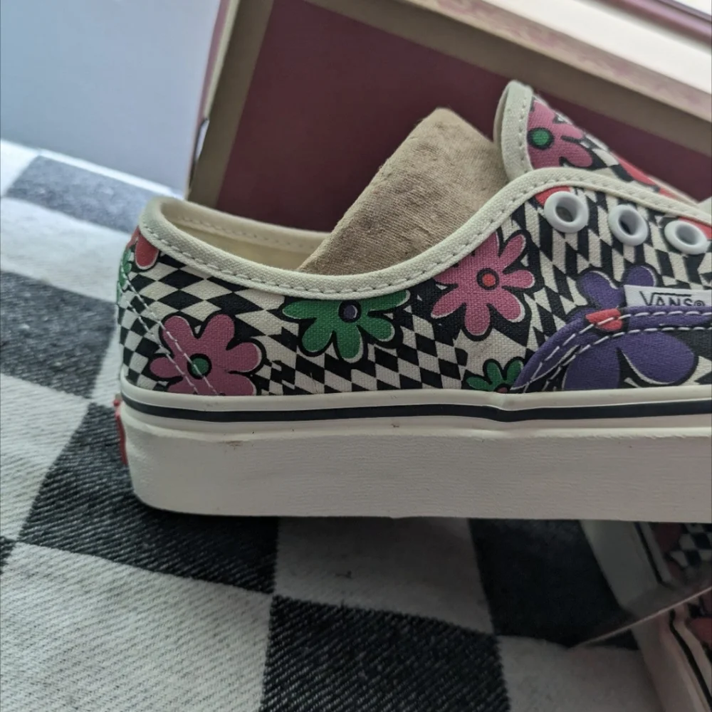 Vans Authentic Women Size 5 Printed Floral Check Marshmallow Classic 092025 - Picture 4 of 11